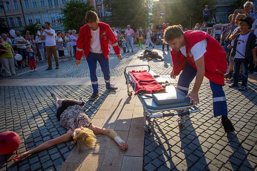 Évadnyitó és bérletkampány a Fő téren fotó: Mészáros Zsolt
