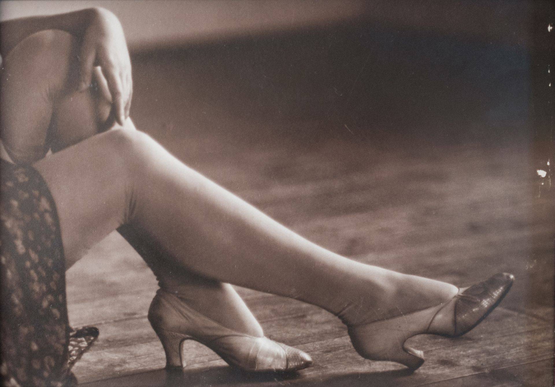 Egy női láb a 1920-as évekből fotó: Farkas Géza hagyatékából