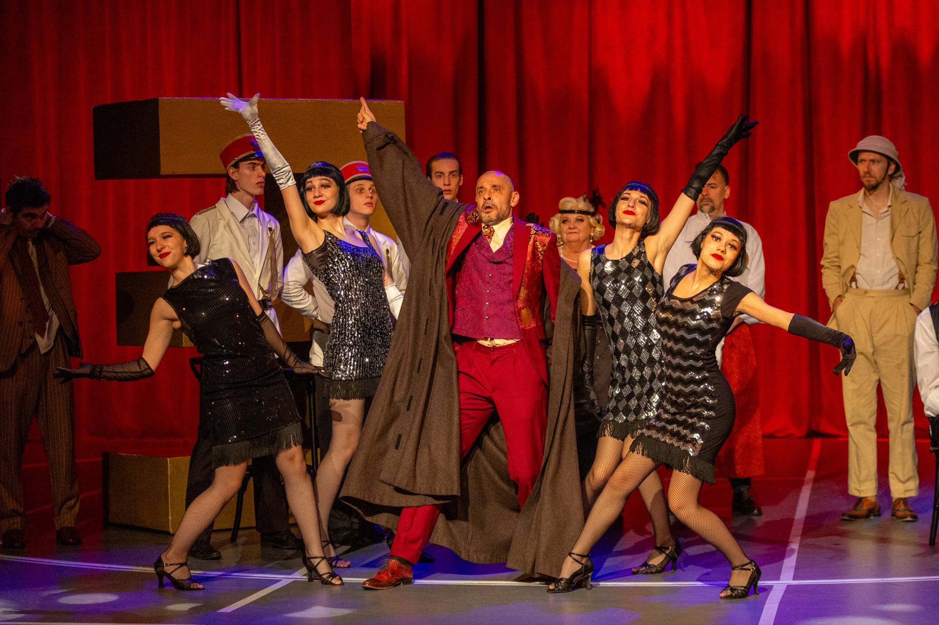 Vesztegzár a Grand Hotelben fotó: Mészáros Zsolt