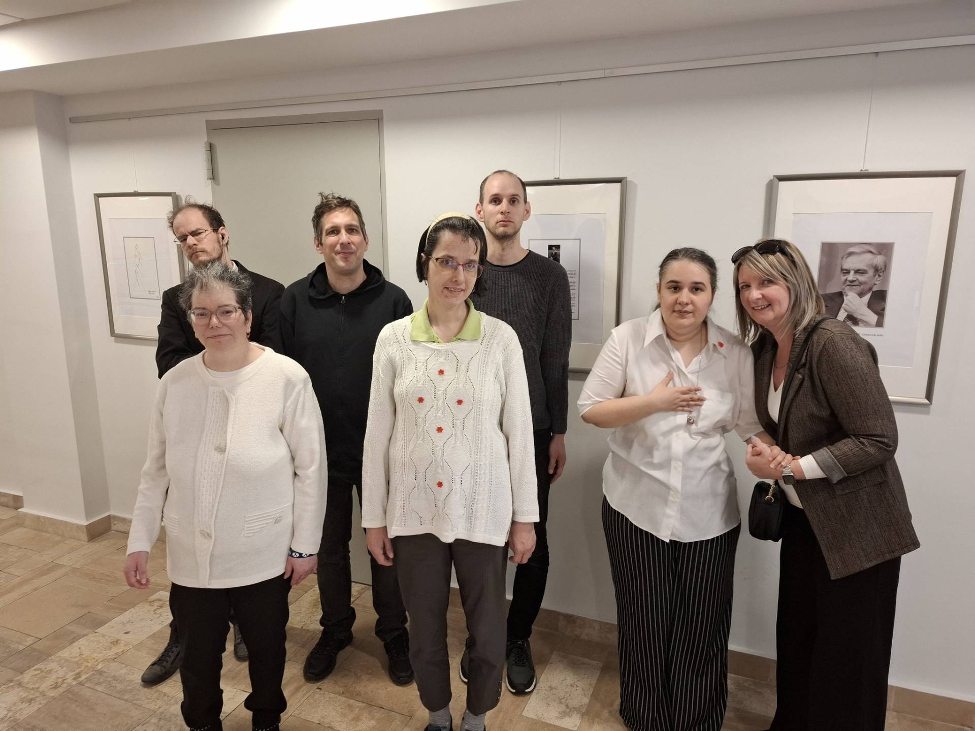 A Holnap háza lakói a színházban 